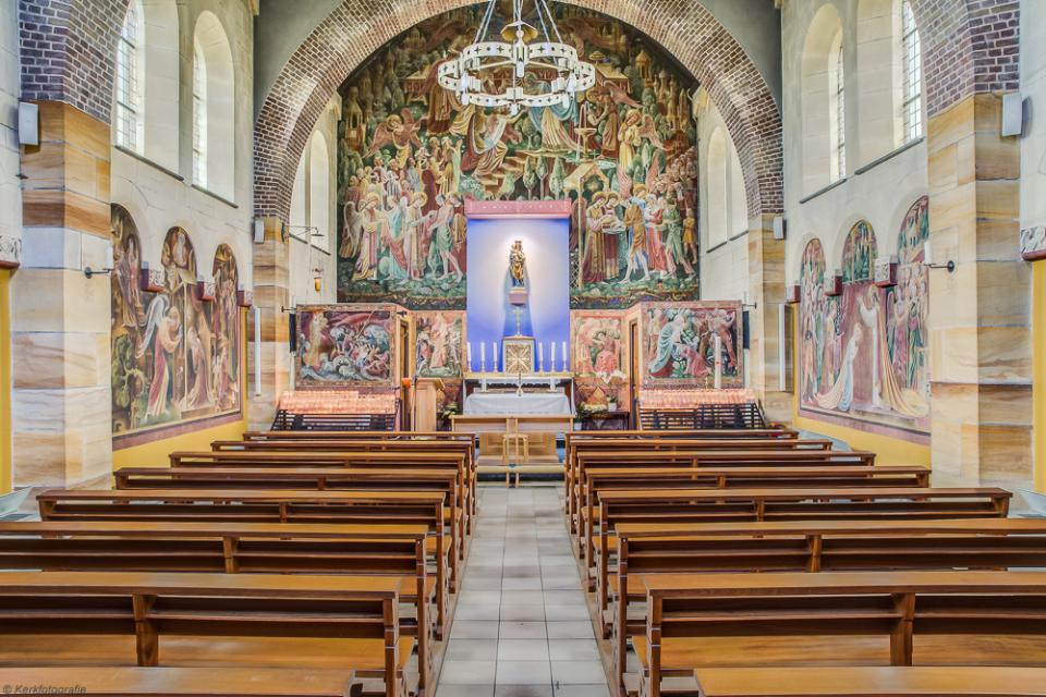 Binnenkant van kerk onze lieve vrouwe ter nood